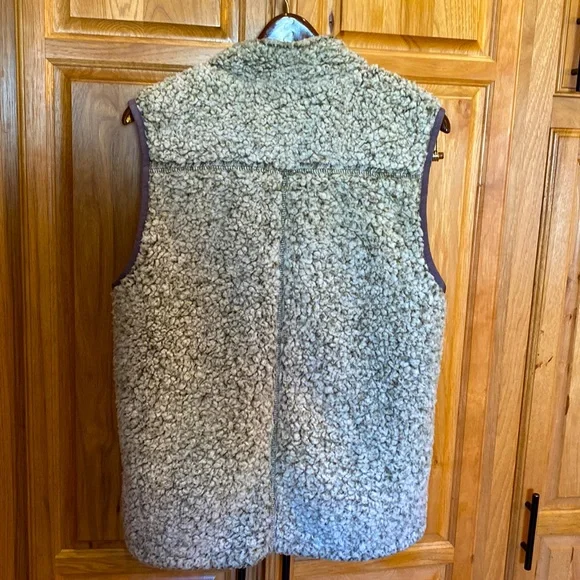 True Grit Sherpa vest - Picture 2 of 7